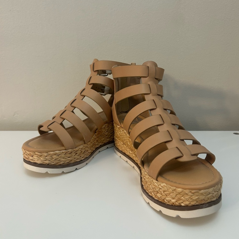 Women's Tan Dolce Vita Platform Sandals